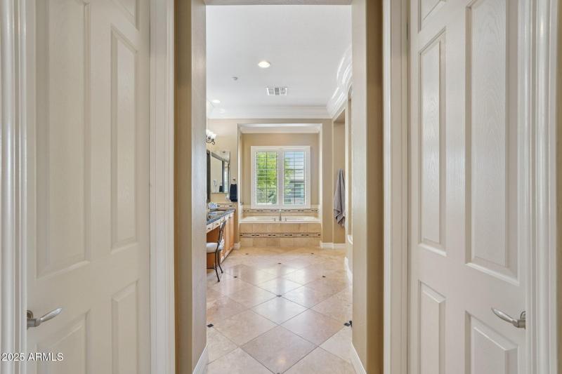 34-web-or-mls-W Shinnecock Way-S1209-035