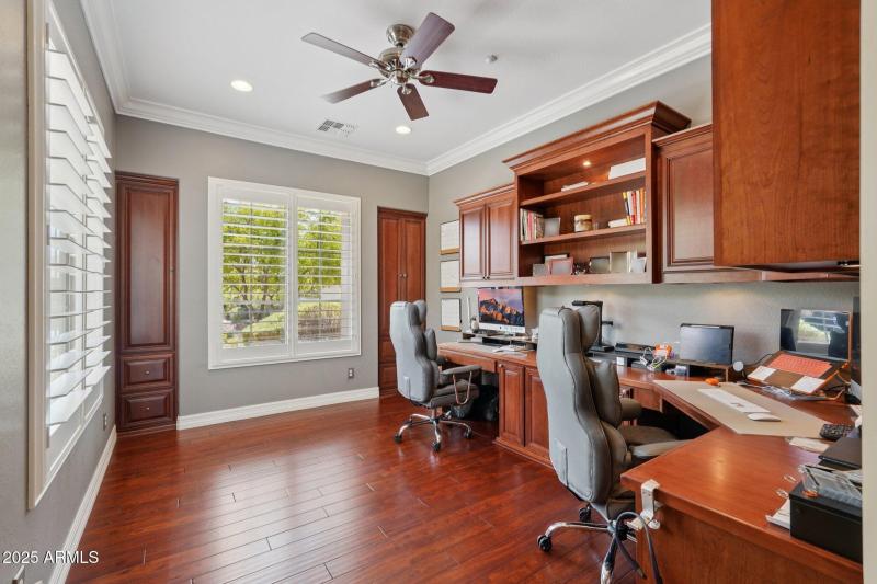 39-web-or-mls-W Shinnecock Way-S1209-040