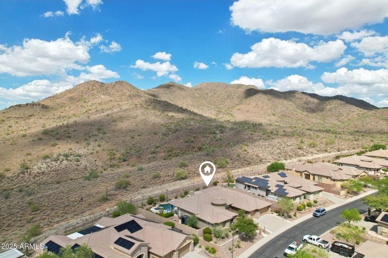 53-web-or-mls-W Shinnecock Way-S1209-057