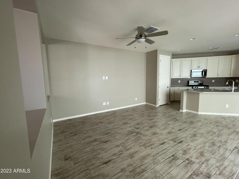 8229C400-F57D-4D27-94E2-FC4900DE5567