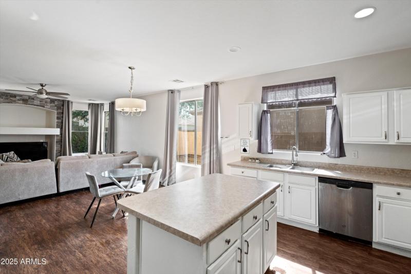 11-Kitchen & Family Room