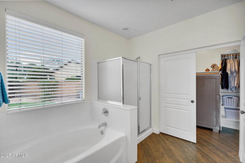 27-web-or-mls-21718 E Cherry Wood Dr-25