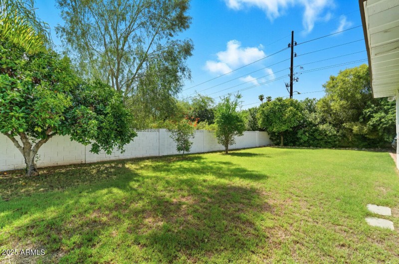 5601 E Sweetwater Ave-51