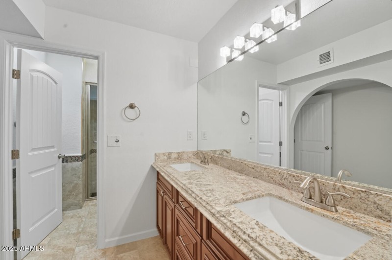 5601 E Sweetwater Ave-27