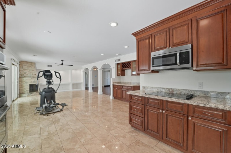 5601 E Sweetwater Ave-23