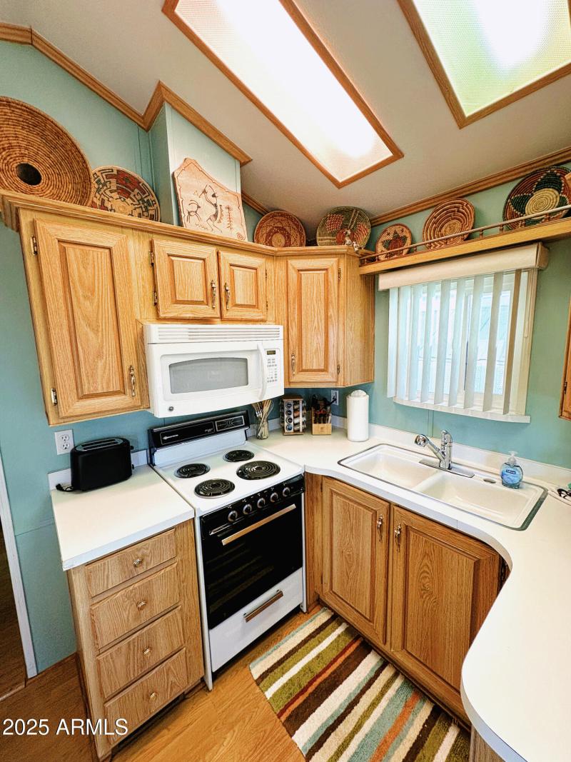 31E722F8-1BB8-456E-919C-EA778F55CB18