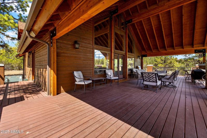 Outdoor Deck-2343EDoveTrailTrl-HeberOver