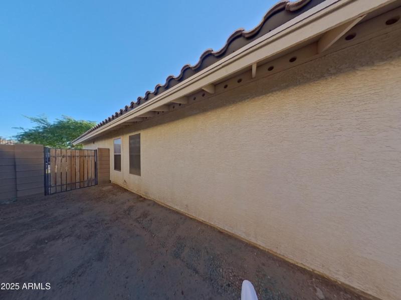 29_pc_EdfIbQhczd_985o8sme3m_center_0