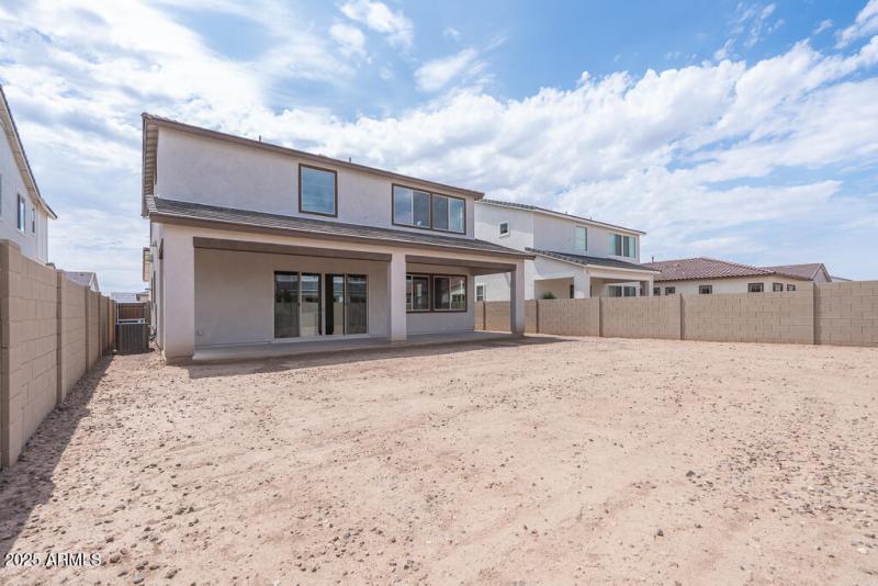 Tri Pointe Waterston Central 282 - Backy