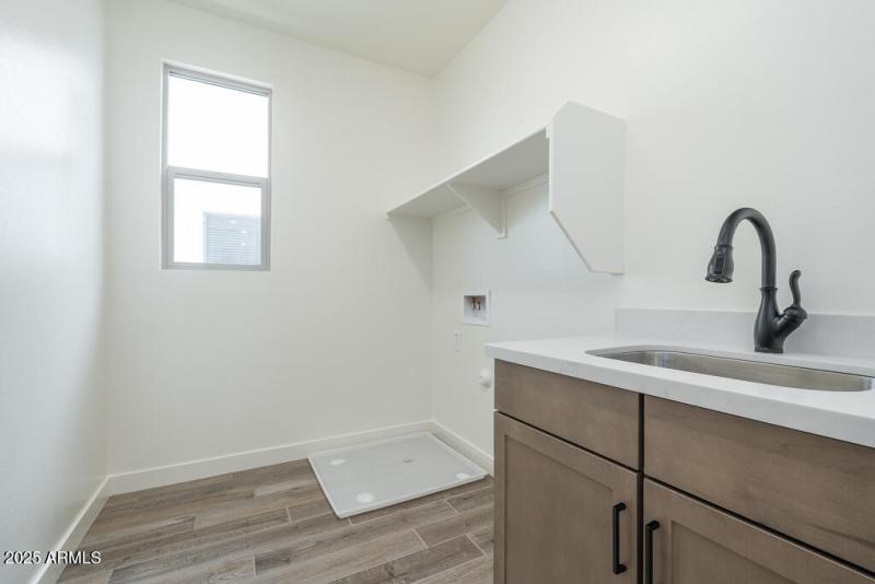 Tri Pointe Waterston Central 282 - Laund