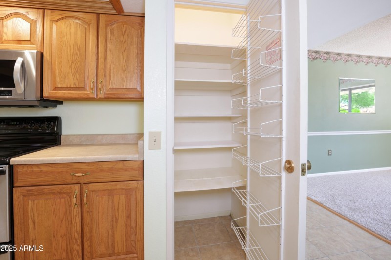 Ktchn w/ Storage Galore