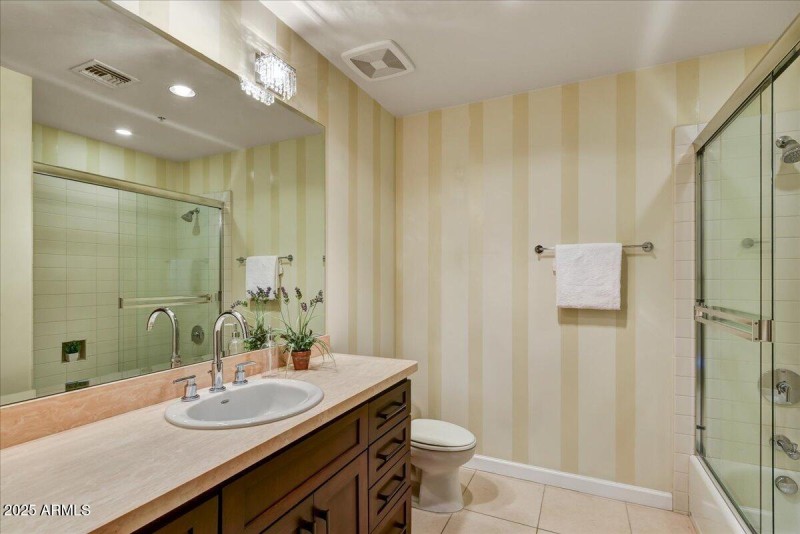 16-Spacious Bathroom 2