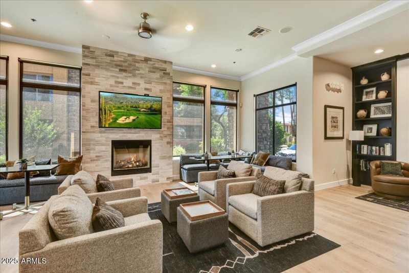 25-Clubhouse Lounge Area