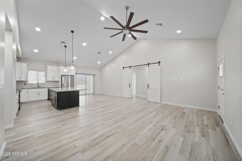 Great Room Vaulted Ceilings (2)
