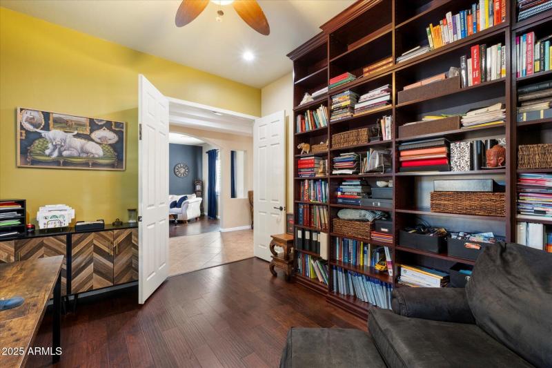 Den / Library