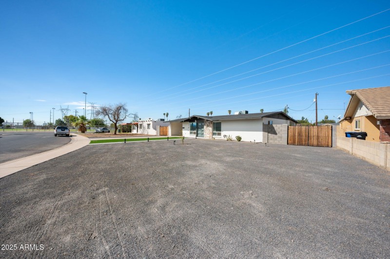 3-web-or-mls-_JMZ1617