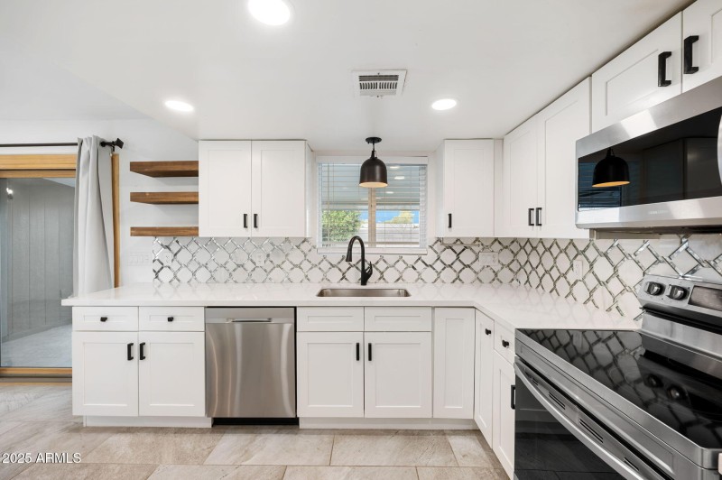 13-web-or-mls-_JMZ1547