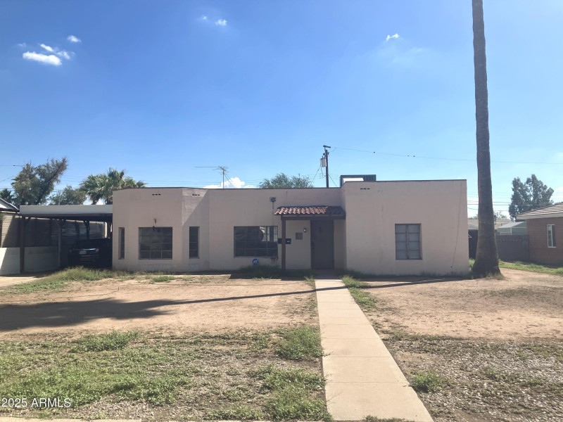 Front of 1637 E Roma Ave