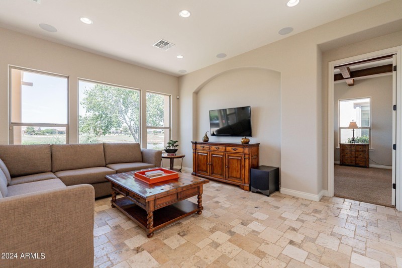 5-web-or-mls-Peach-5