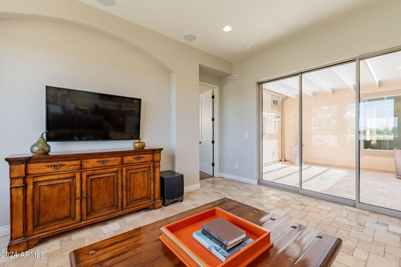 8-web-or-mls-Peach-8