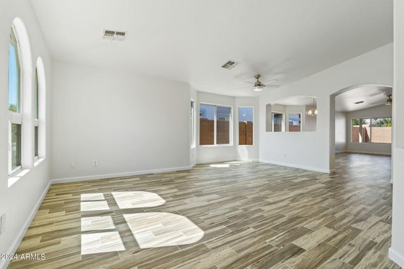 9-web-or-mls-Done Interior-28