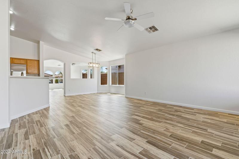 12-web-or-mls-Done Interior-18