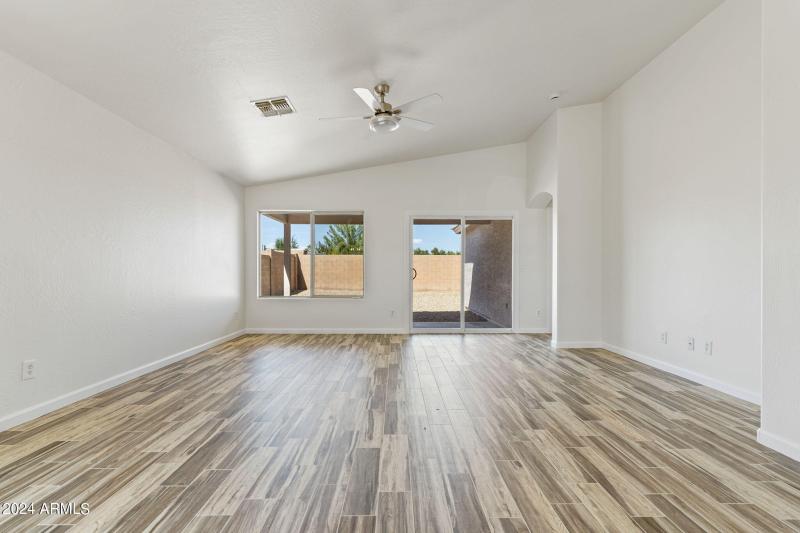 17-web-or-mls-Done Interior-23