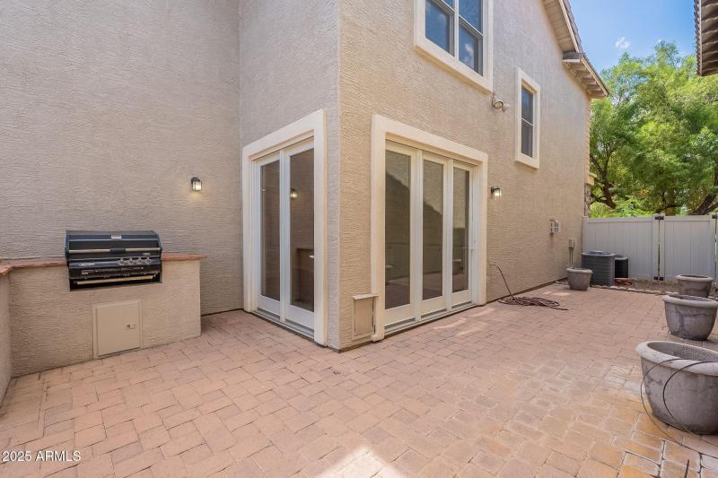 large-019940ae-f867-713d-ad59-dcf4142a45