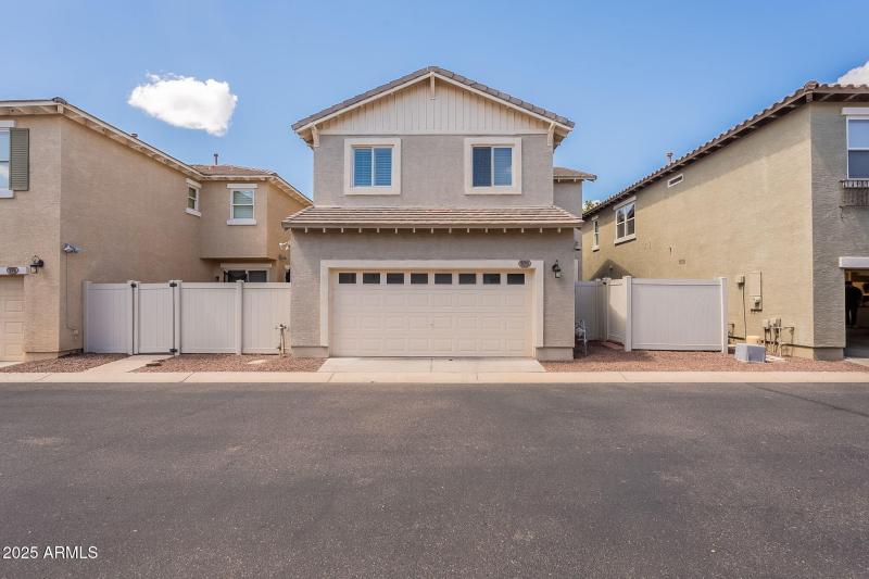 large-019940ae-f931-70d2-b2a9-2d09b3103c