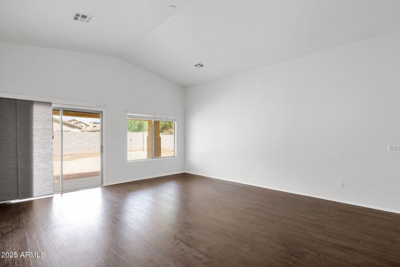 22-web-or-mls-P1293142