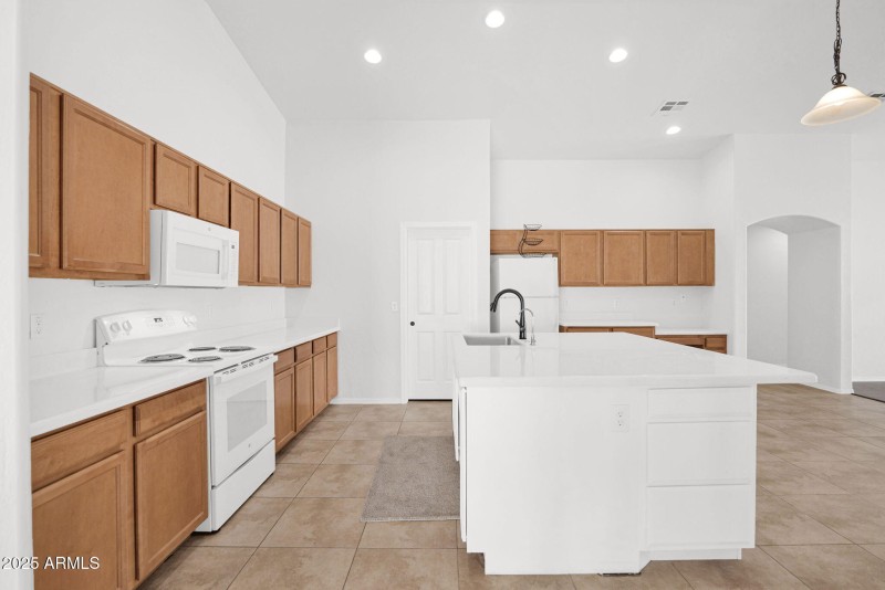 14-web-or-mls-P1293130