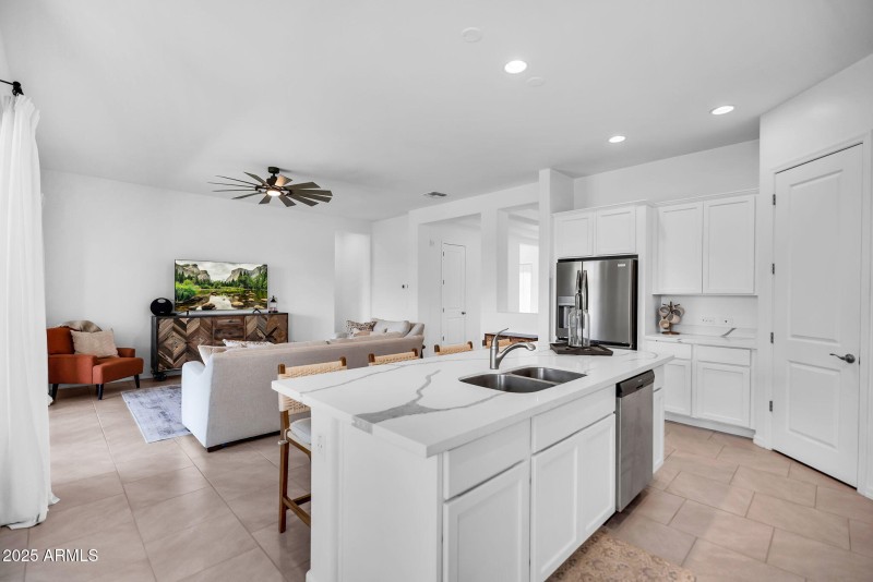 9-web-or-mls-22780 E Orion Way-14