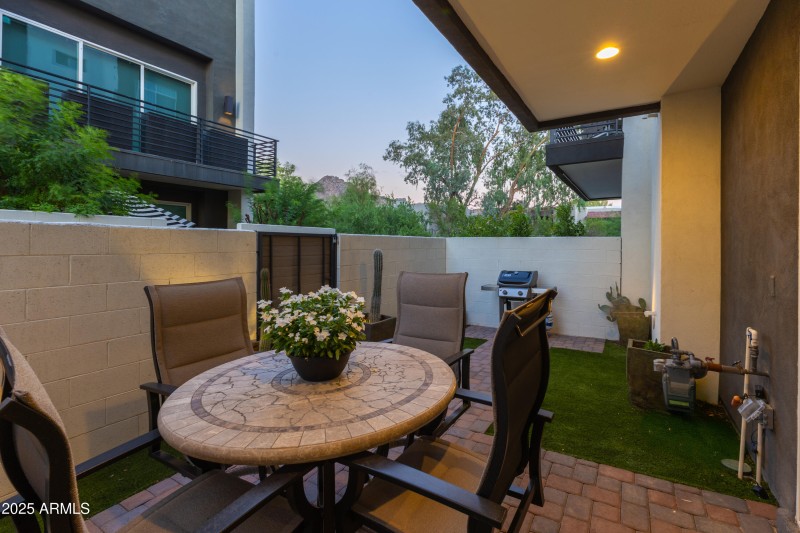 1717 E Morten Ave #62-60