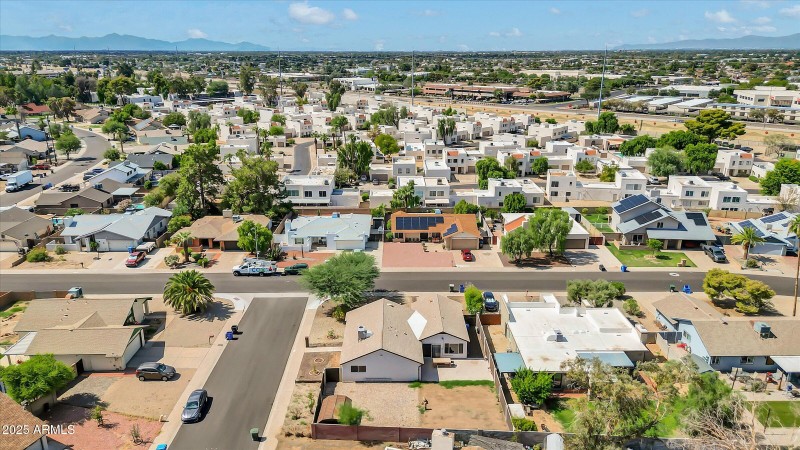 2442 W LE MARCHE AVE