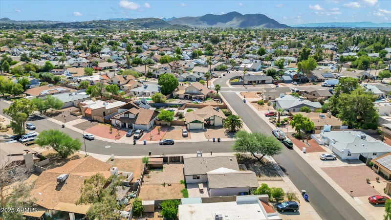 2442 W LE MARCHE AVE