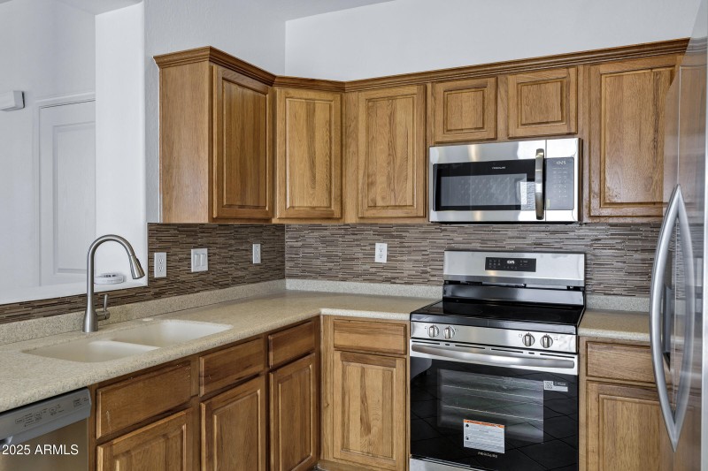 3828 E Trigger Way-14