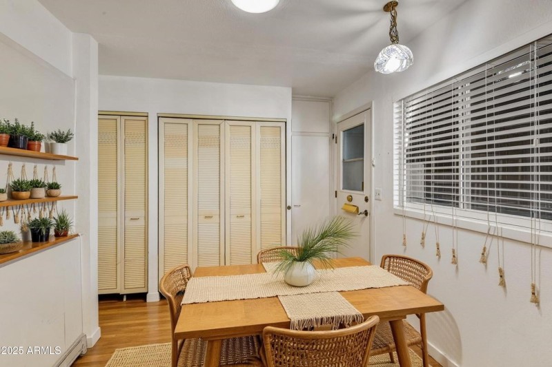 009_Breakfast Area