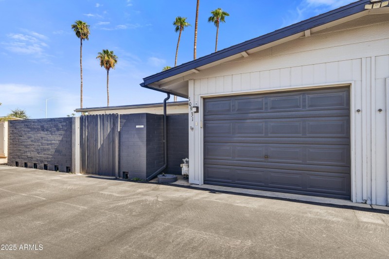 020_Garage