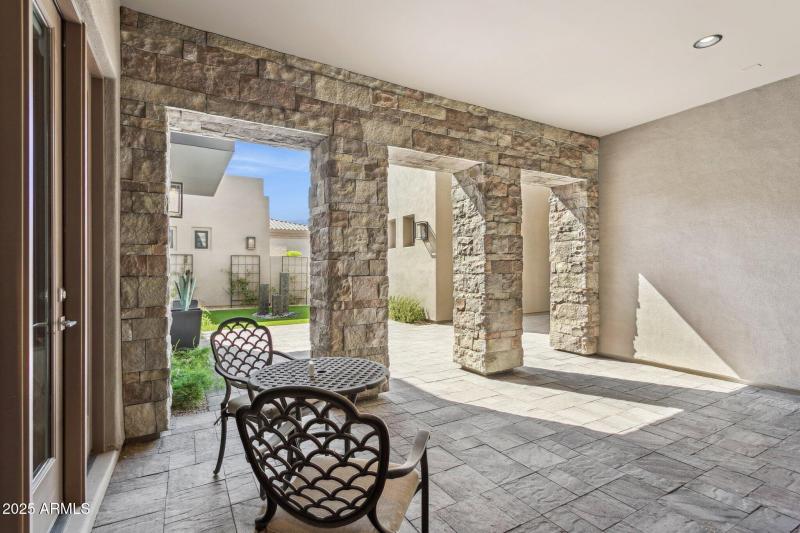 7-web-or-mls-12885-e-rosewood-dr