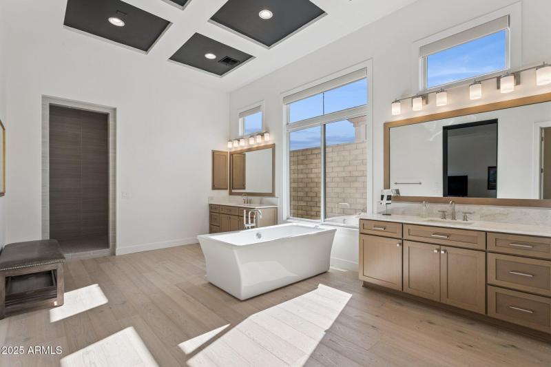 30-web-or-mls-12885-e-rosewood-dr