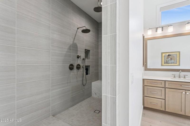 32-web-or-mls-12885-e-rosewood-dr