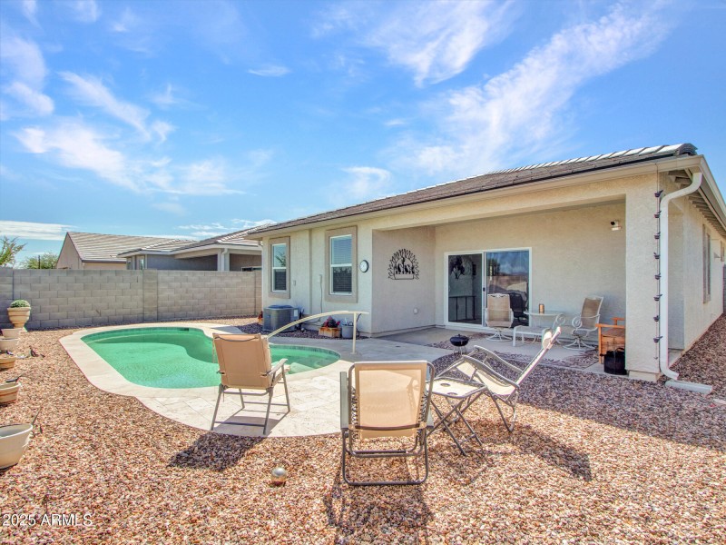 12-Backyard-pool-(5)