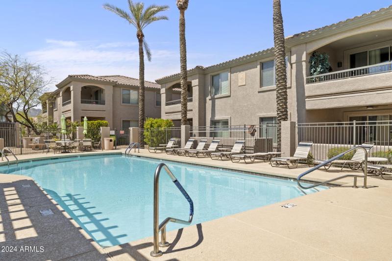 24/7 Heated Pool and spa