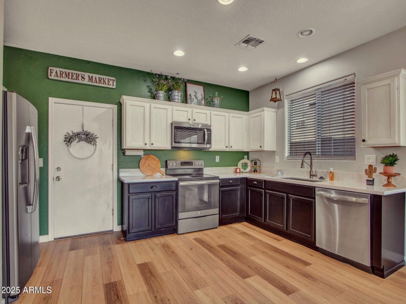 Twain_kitchen_richer_2