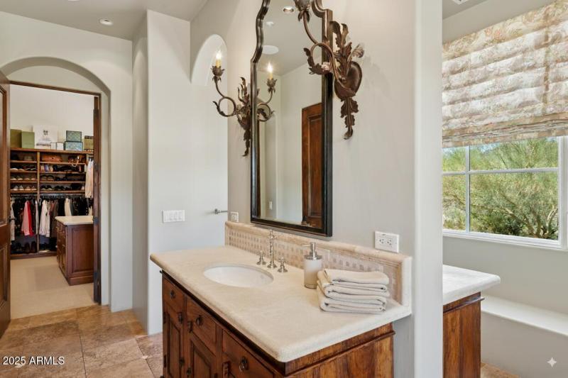 Prmary Bath 5738-n-32nd-pl