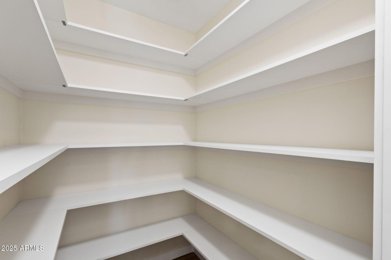 23-web-or-mls-15034-n-54th-st