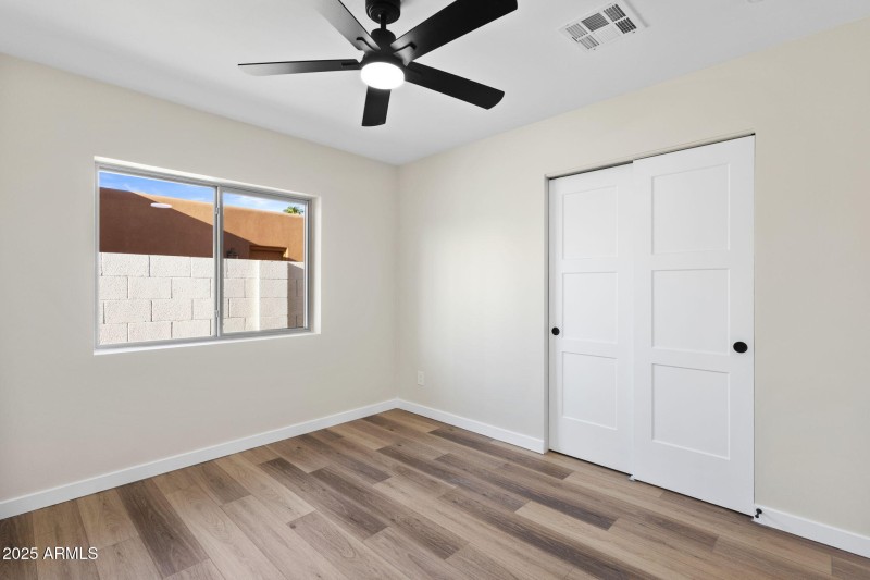 37-web-or-mls-15034-n-54th-st