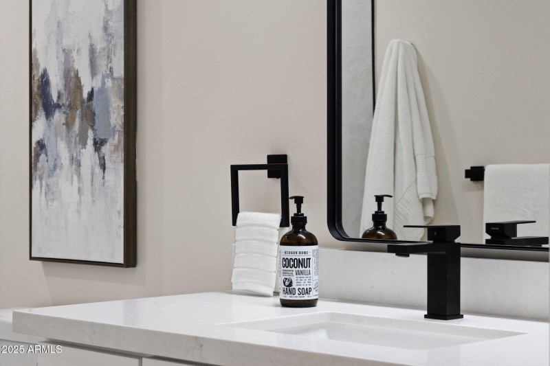 32-web-or-mls-15034-n-54th-st