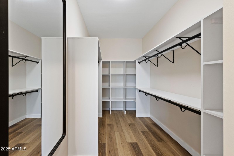 47-web-or-mls-15034-n-54th-st