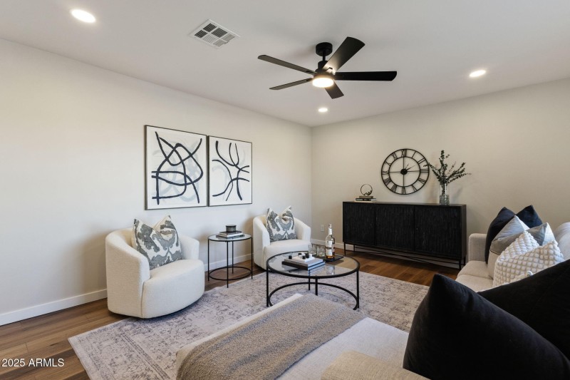 13-web-or-mls-15034-n-54th-st